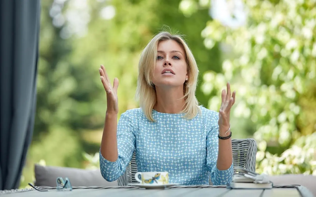 Jak skutecznie zacząć praktykę mindfulness przy intensywnym trybie życia?