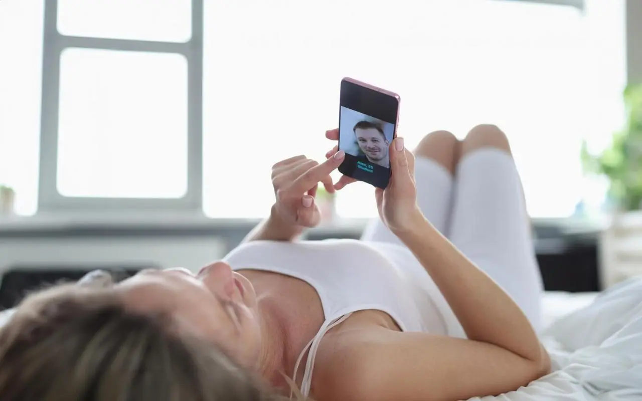 Jak technologia wpływa na zdrowy sen – przegląd aplikacji monitorujących jakość odpoczynku