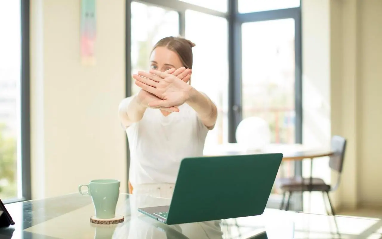 Zalety i wady pracy zdalnej dla zdrowia psychicznego – najnowsze badania 2025